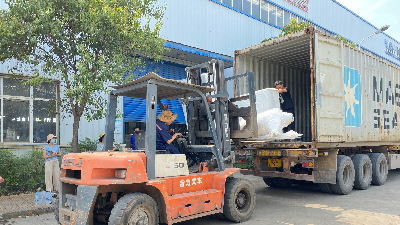 6.28日，由華豫萬通設(shè)計(jì)承建的烏干達(dá)玉米加工成套設(shè)備裝箱發(fā)貨